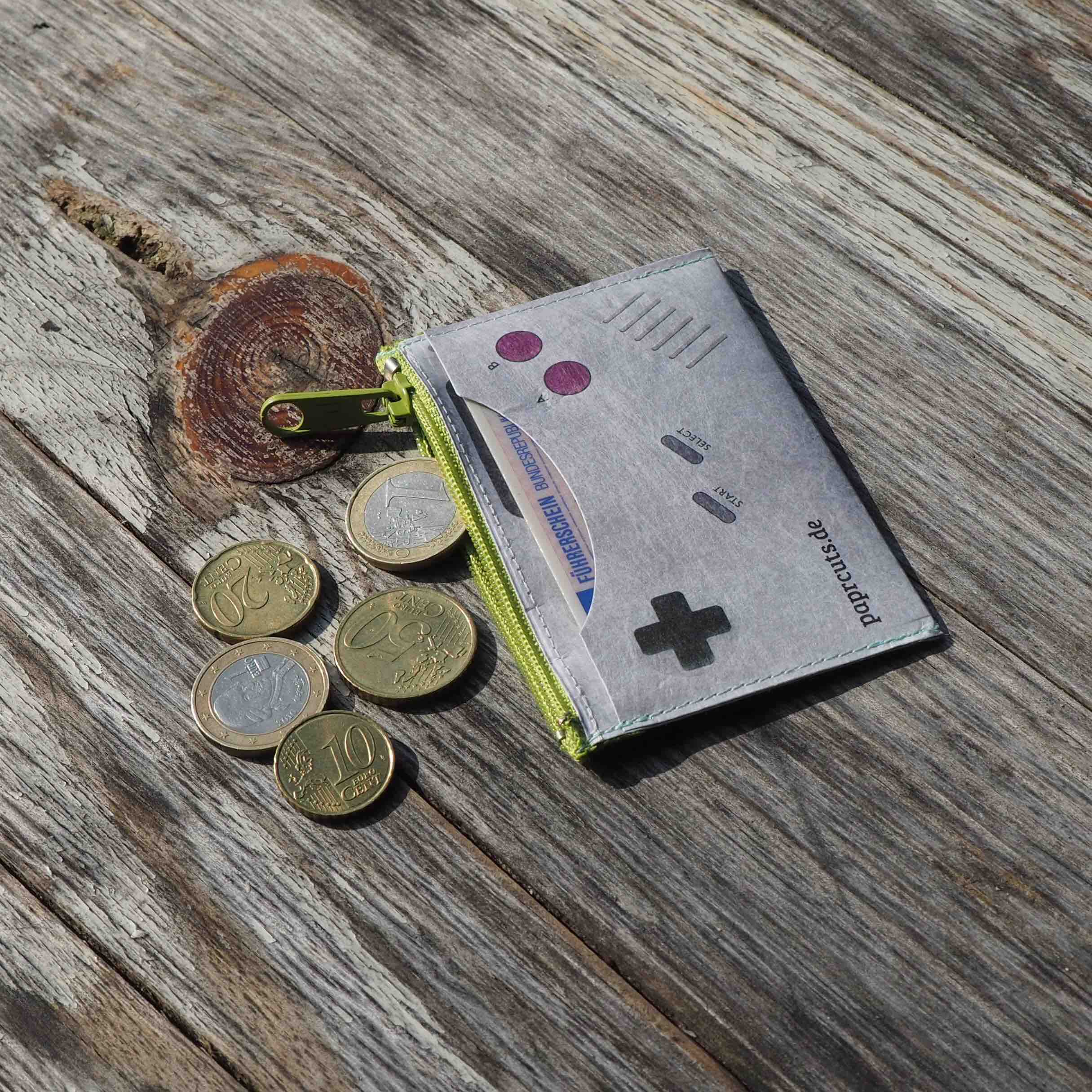 Paprcuts Münzbörse Game Boy Münzbeutel RFID grau