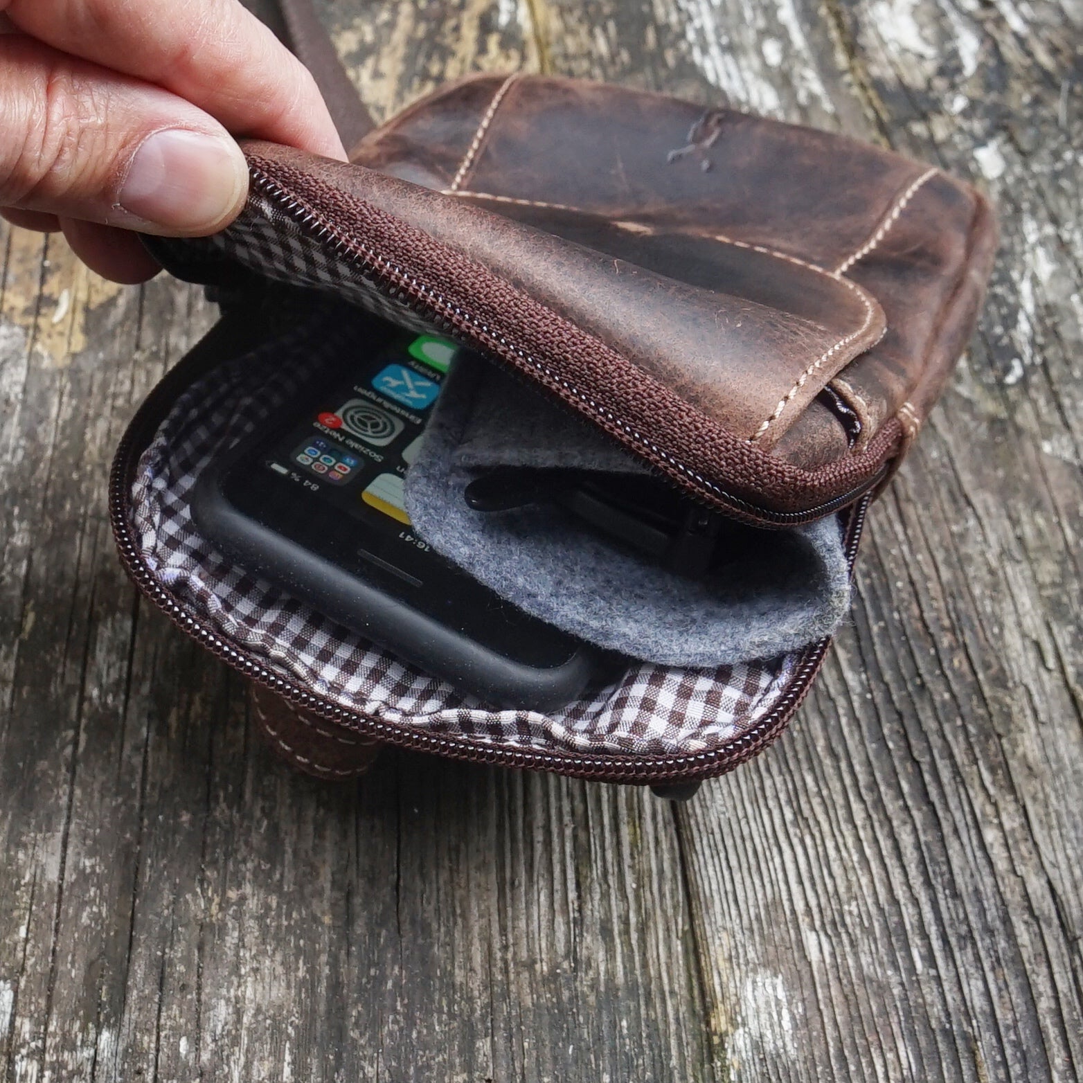Jack Kinsky Baltimore 10 Handytasche Mocca Rindleder