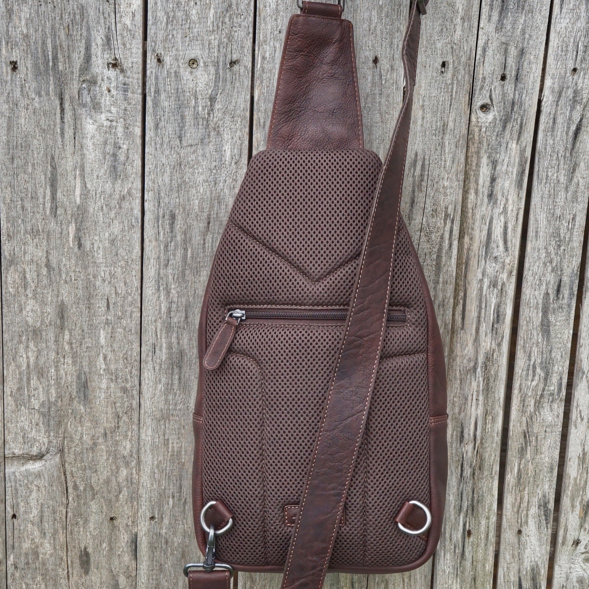Jack Kinsky Porto 12 Bodybag Cognac Büffelleder