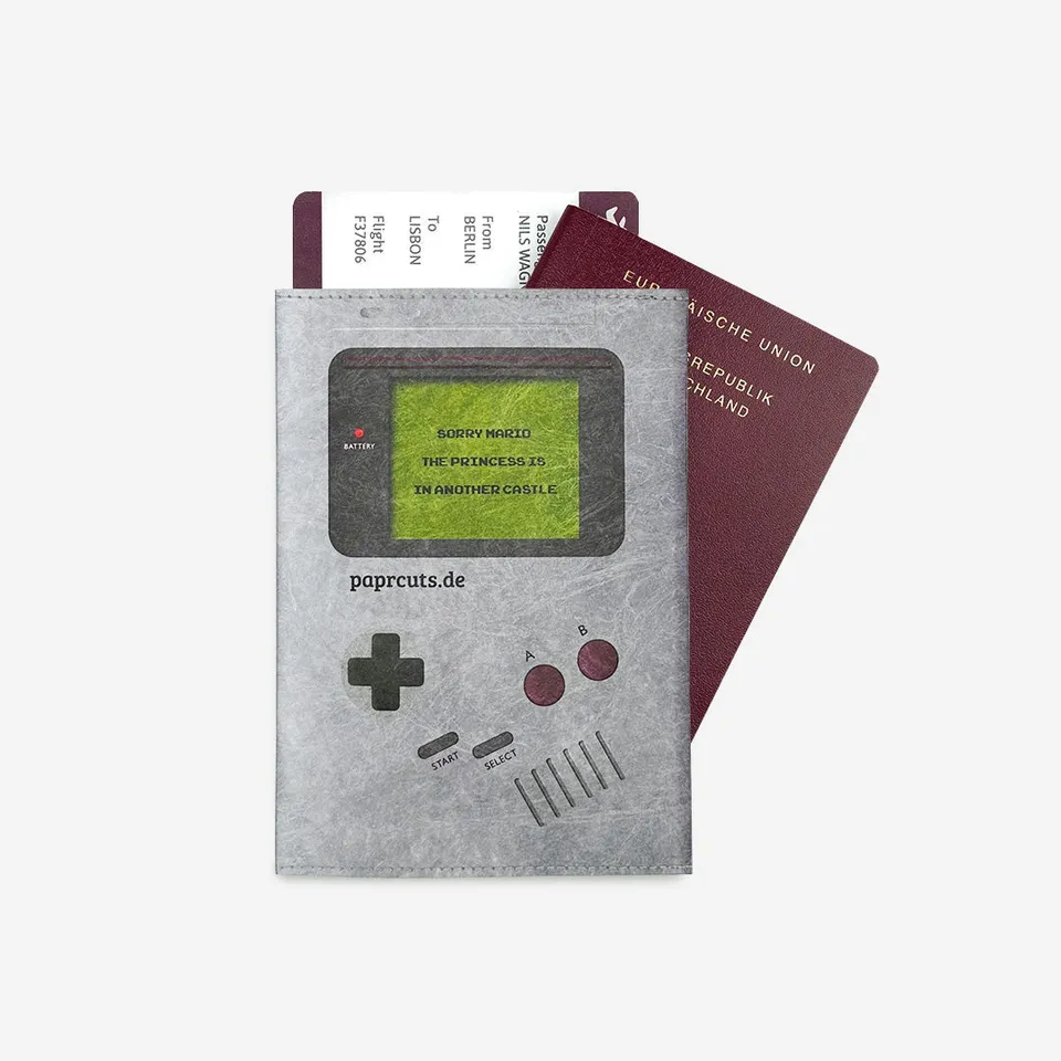 Paprcuts RFID Reisepasscover Game Boy Reisepasshülle grau RFID-Schutz