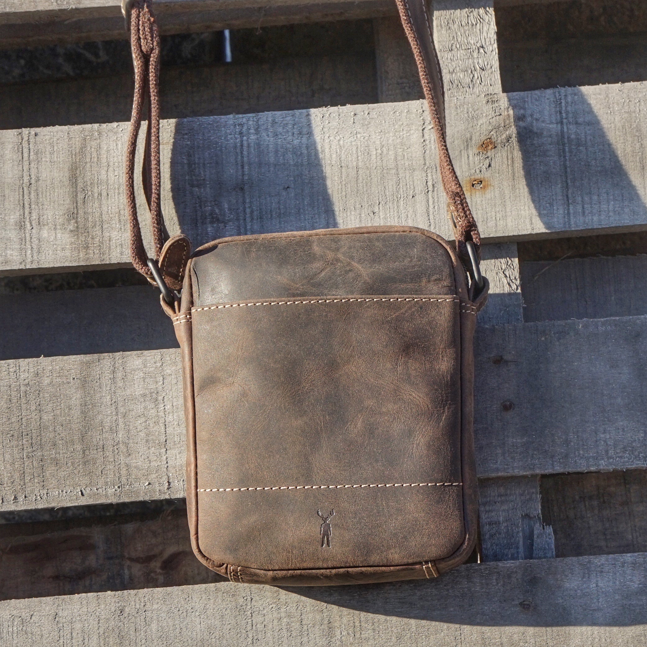 Jack Kinsky Baltimore 1 Umhängetasche Cognac Hunter-Leder