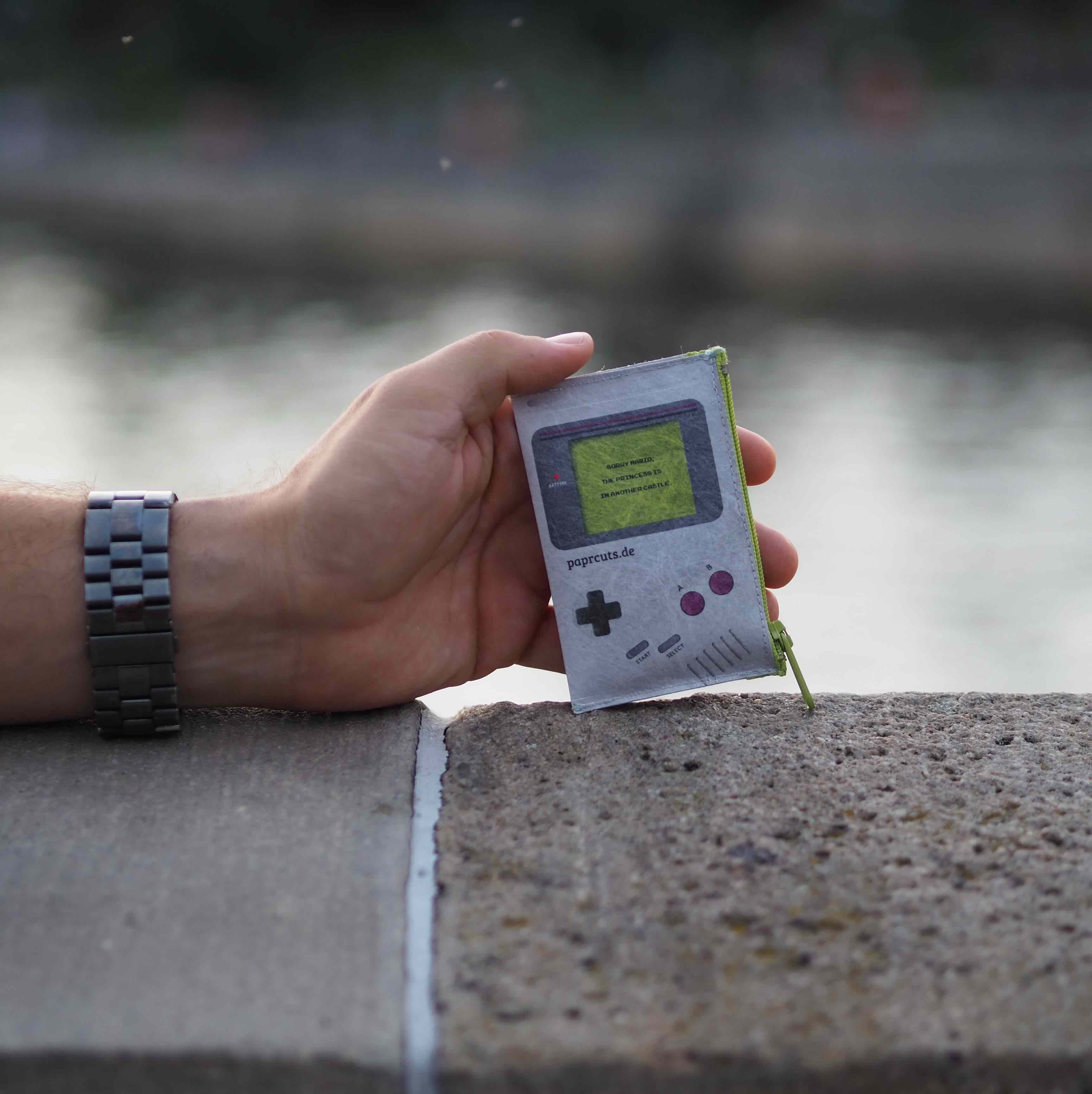Paprcuts Münzbörse Game Boy Münzbeutel RFID grau