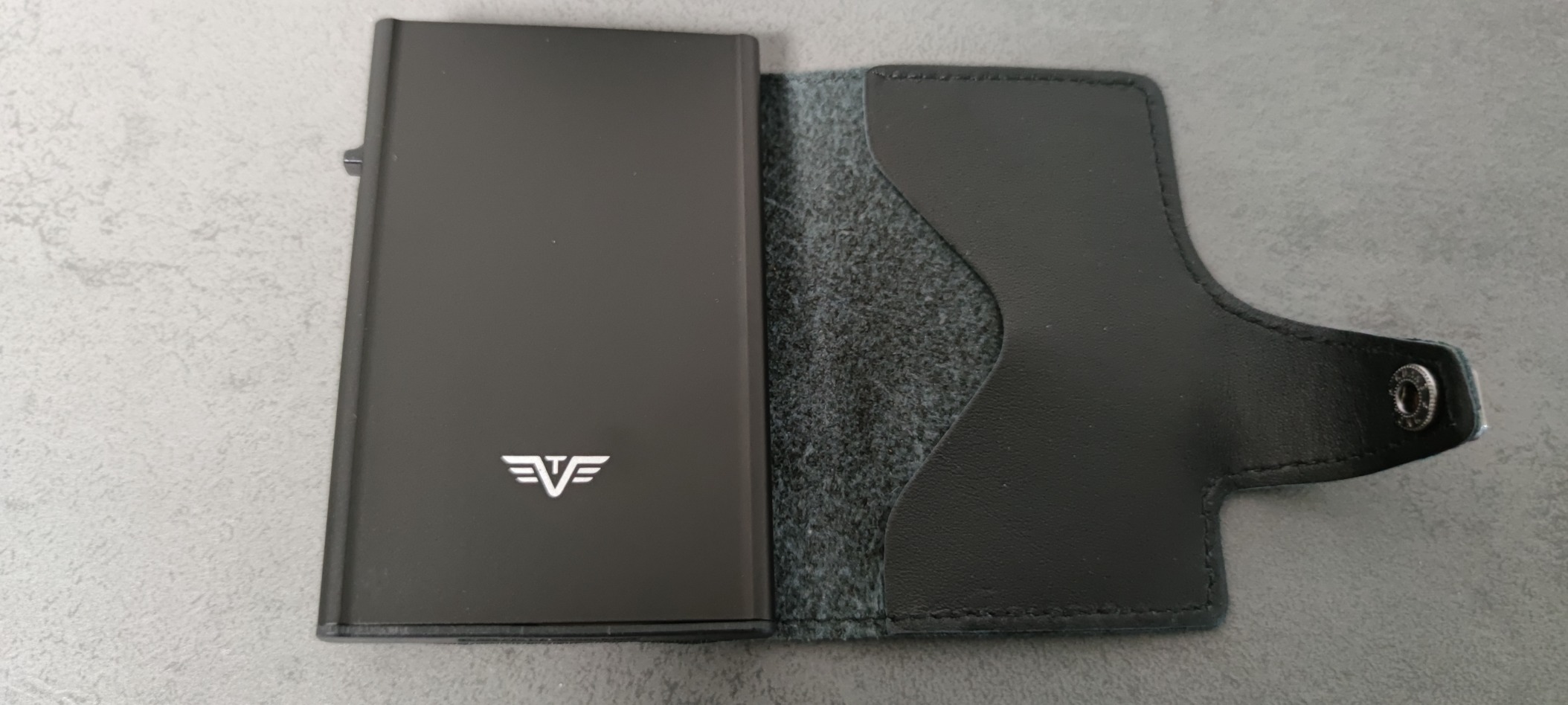 Tru Virtu Wallet Click & Slide Karten-Portemonnaie Croco Black