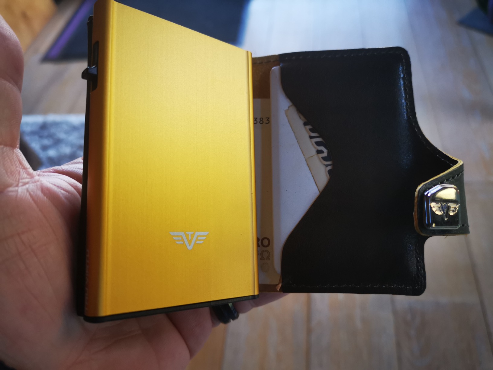 Tru Virtu Wallet Click & Slide Kartenetui Mossgreen Leder RFID