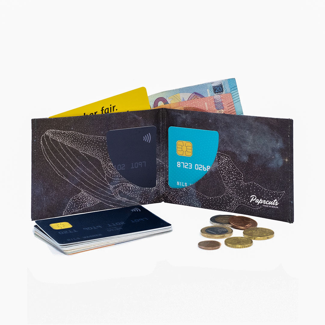 Paprcuts RFID Wallet Galactic Whale Portemonnaie Schwarz RFID-Schutz