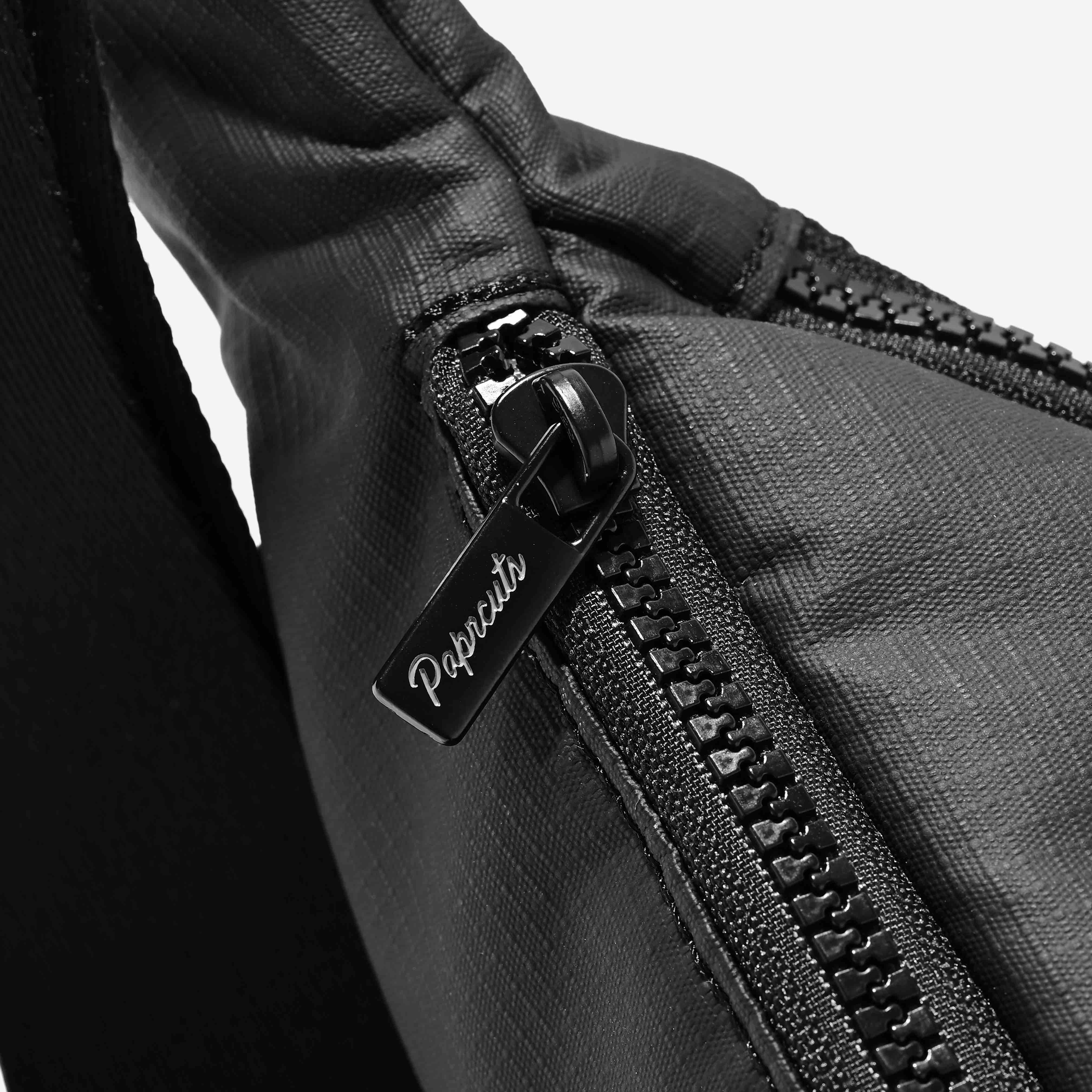 Paprcuts Bauchtasche Black Ripstop 2L wasserabweisend