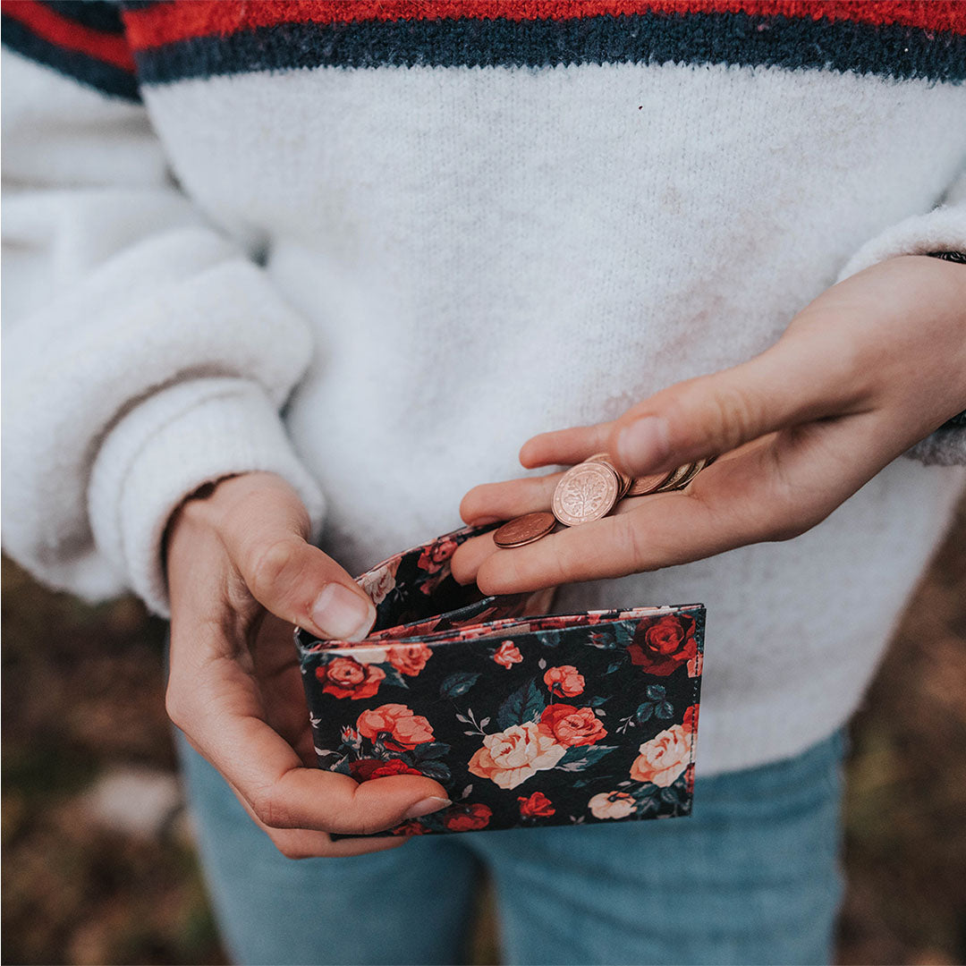 Paprcuts RFID Wallet Flowers Portemonnaie Schwarz Rot Blumen RFID