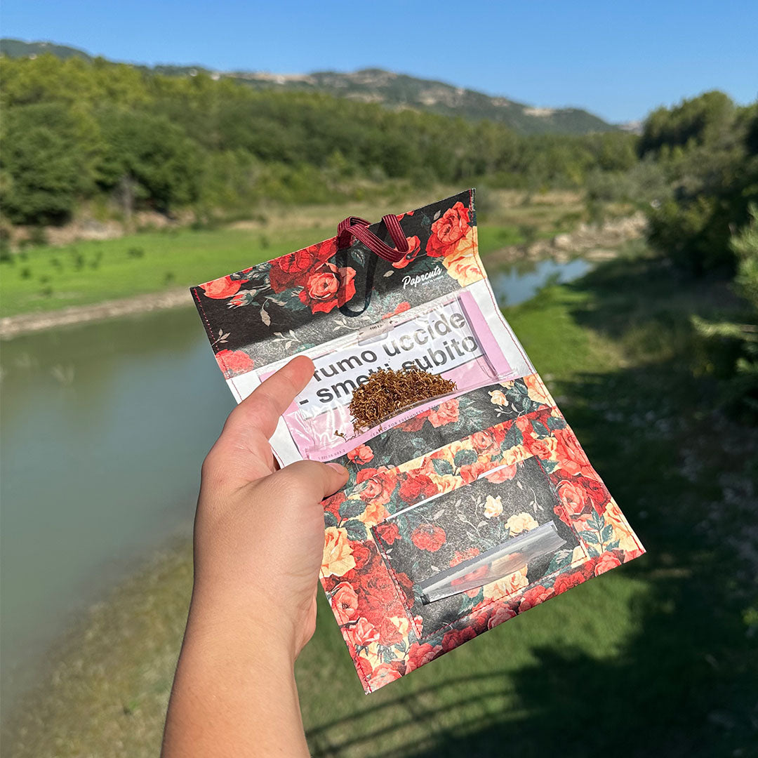 Paprcuts Tabakbeutel Flowers Tabaktasche schwarz-rot vegan