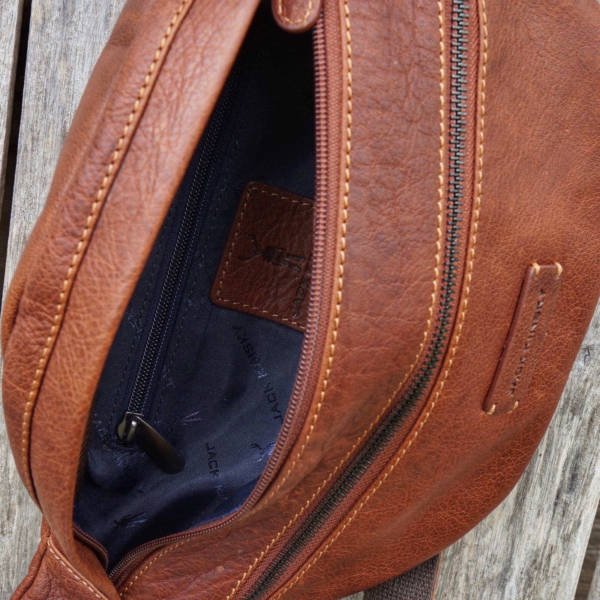 Jack Kinsky Porto 1 Gürteltasche Cognac Büffelleder
