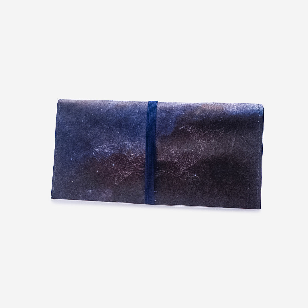 Paprcuts Tabakbeutel Galactic Whale Drehtasche schwarz vegan