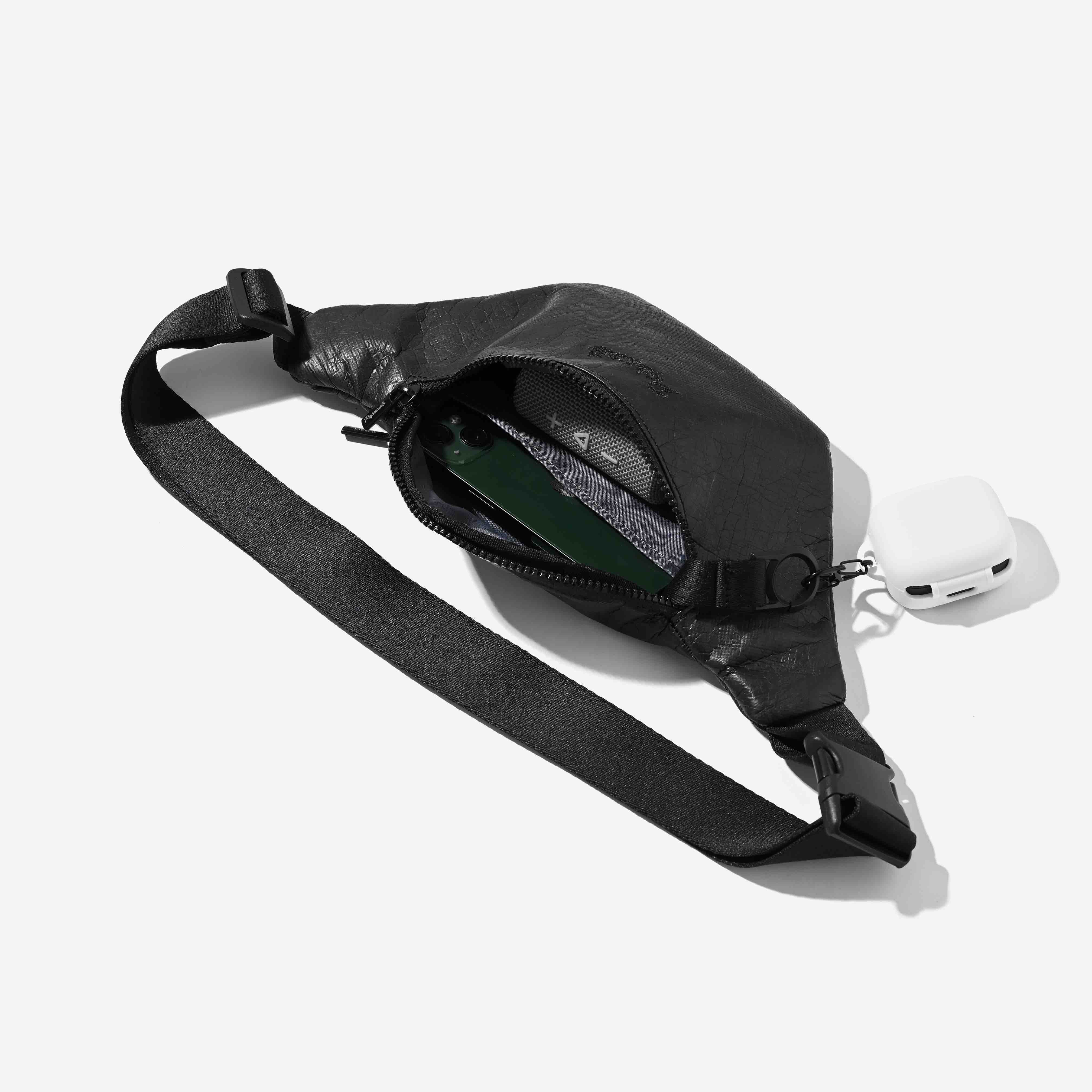 Paprcuts Bauchtasche Just Black Tyvek 2L wasserabweisend