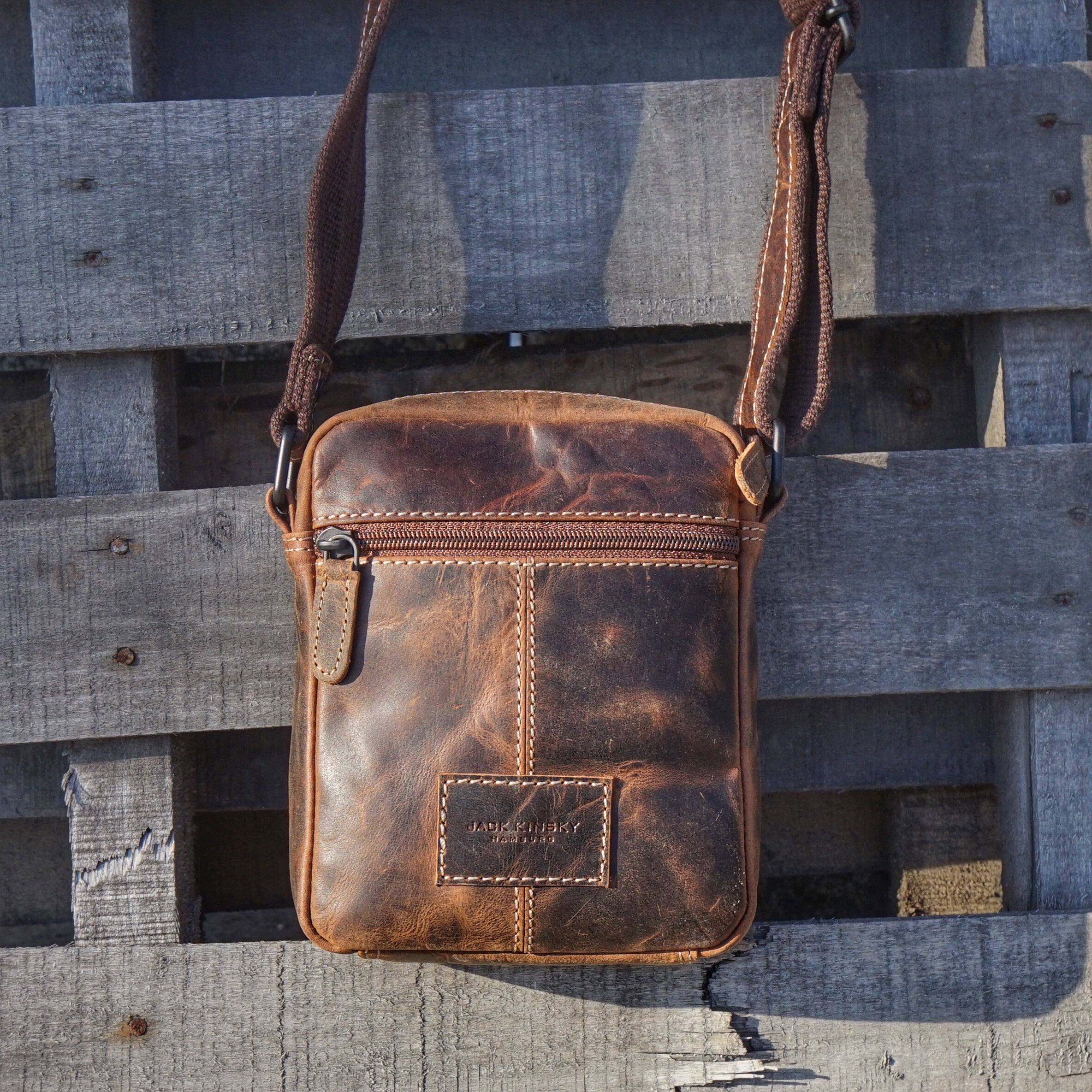 Jack Kinsky Baltimore 1 Umhängetasche Cognac Hunter-Leder