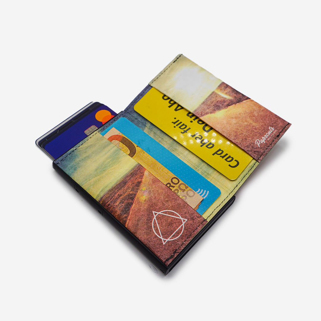 Paprcuts RFID Alu Kartenetui Wanderlust Reisepasshülle blau RFID