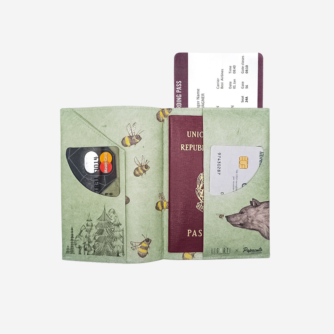 Paprcuts RFID Reisepasscover Die Begegnung Reisepasshülle grün RFID