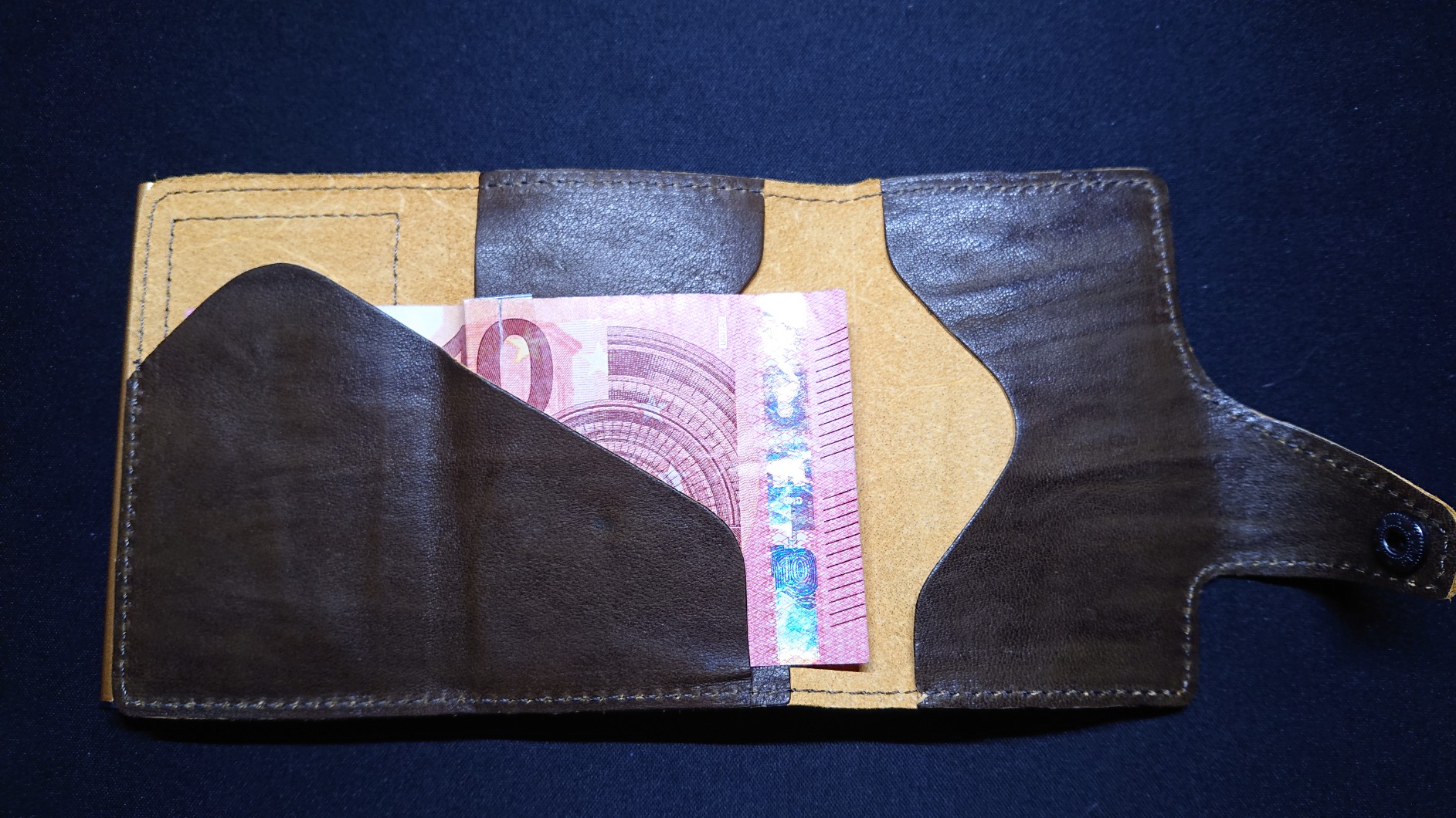 Tru Virtu Wallet Click & Slide Kartenetui Mossgreen Leder RFID